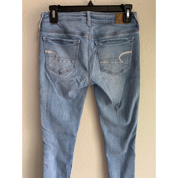 Light Wash Mid Rise AEO skinny Jeans - Picture 2 of 4